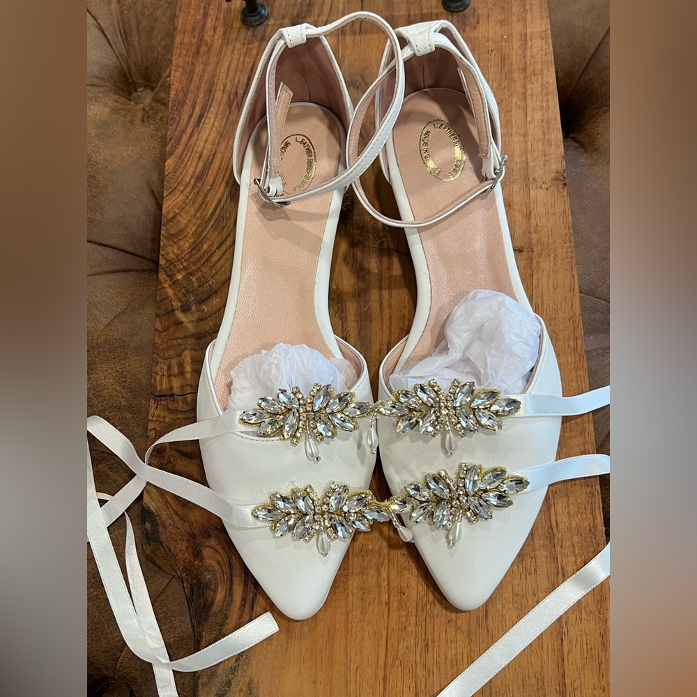 Ivory Pointy Toe Flats with Optional Embellishment Straps Size10